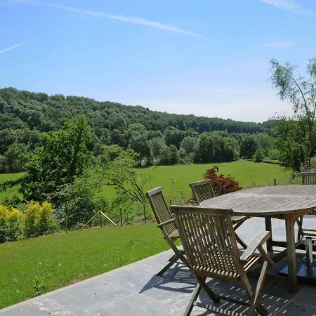 Snug Holiday In With Garden Holiday home